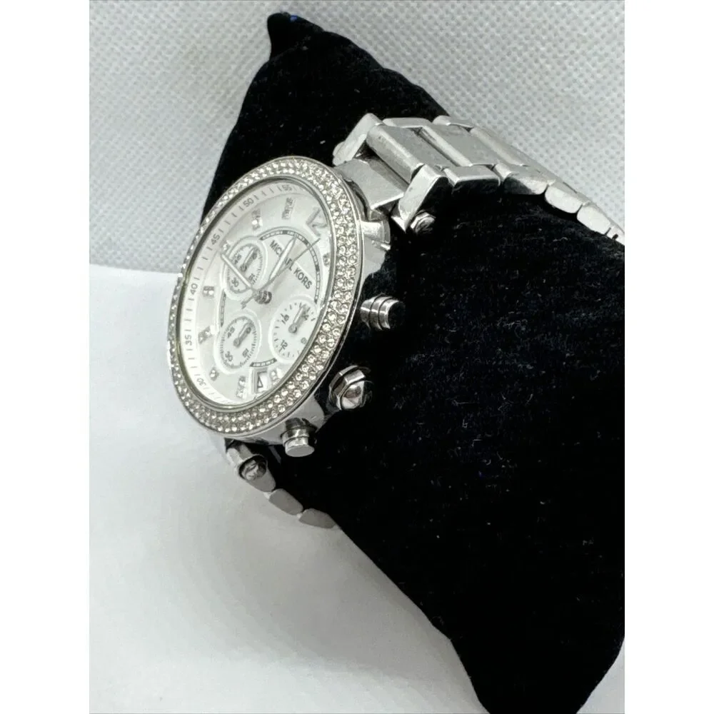 Michael Kors MK5353 Women Silver Stainless Steel Analog Dial Wrist Watch JNA379